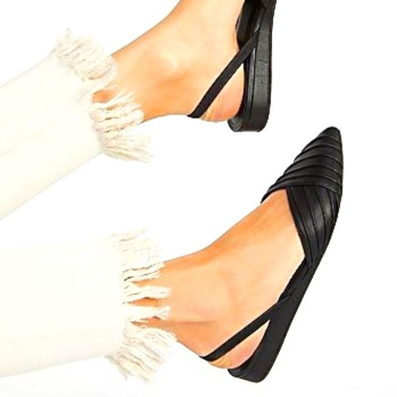 Seychelles Black Flats with Back Strap - Picture 4 of 13